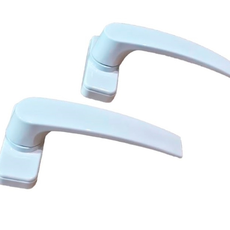 Ручка дверная двусторонняя с розетками под цилиндр MIA белая RAL9016 STROXX в Москве